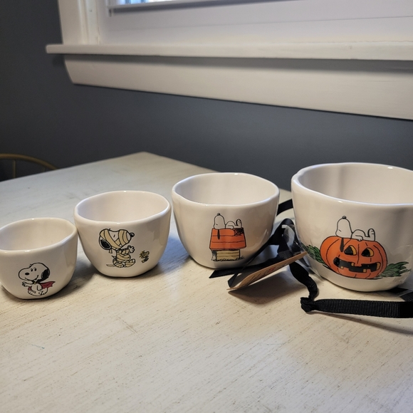 Rae Dunn Peanuts Measuring cups - Picture 7 of 10